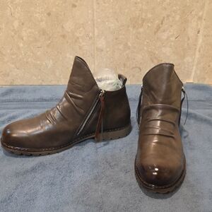 Tanner's Shoes Richard Cheslea Boots